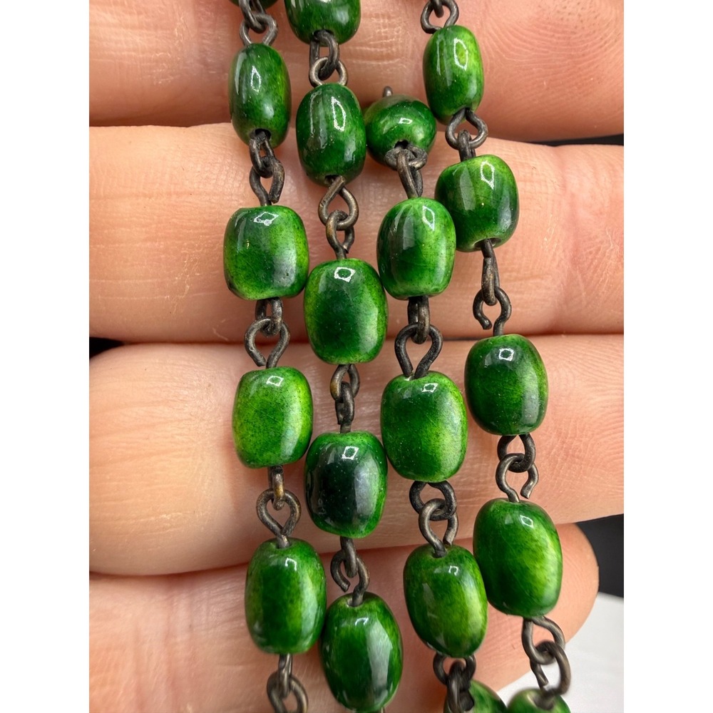 Vintage Estate Necklace Green Beaded Glass Barrel Closure 19 Inch